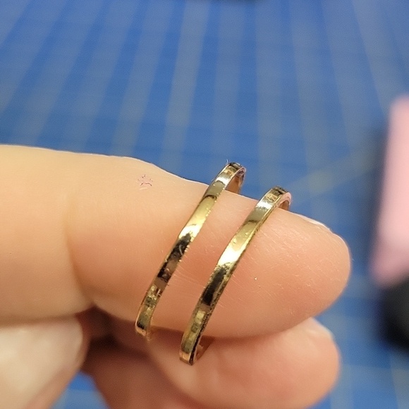 Felt's Fun Finds Jewelry - Open Gold Tone Band Adjustable Size 7 Adjustable